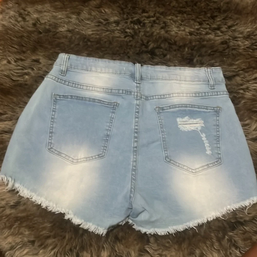 Large shorts - Picture 2 of 2